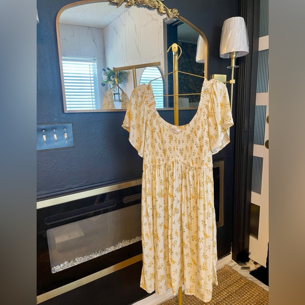 Eden & Olivia Yellow Floral Smocked Top NWOT